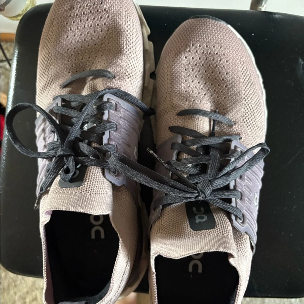 On Running Mauve and Charcoal Sneakers - Picture 1 of 3